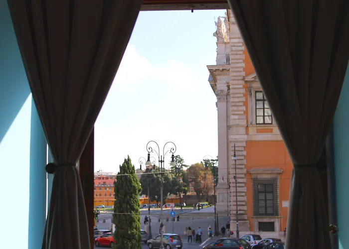 Basilica Square 3*